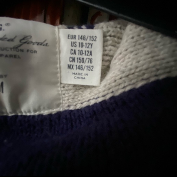 H&M Chic Navy and White Floral Sweater Vest Size 10-12 Y - Picture 5 of 8